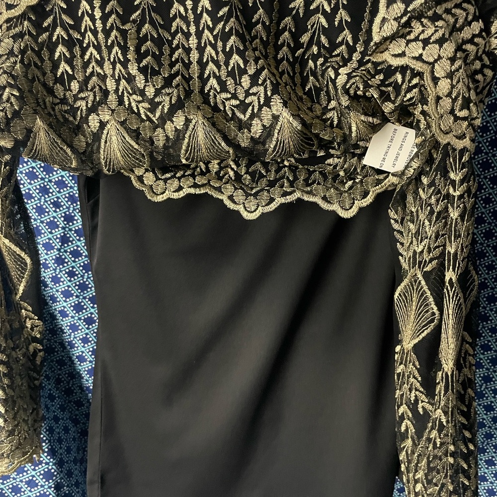 Reba Elegant Black and Gold Lace Top NWT - Picture 7 of 7